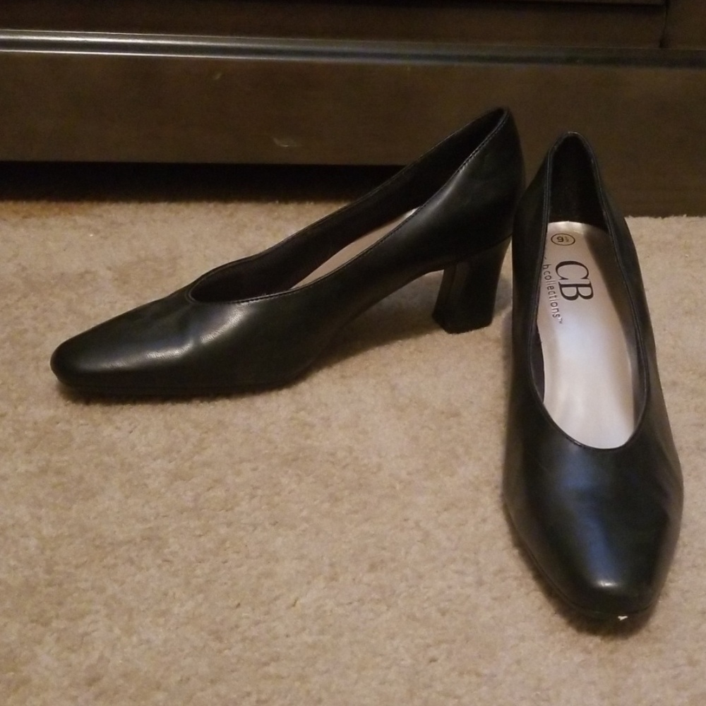 Shoes - Picture 1 of 3